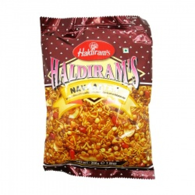 Закуска индийская Навраттан (Navrattan) Haldiram's | Холдирамс 200г